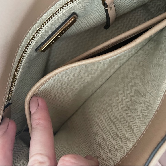 TORY BURCH KIRA CHEVRON SMALL CONVERTIBLE SHOULDER BAG - Picture 4 of 8